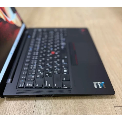 Lenovo ThinkPad X1 Carbon Gen 10 Intel Core i7 16GB RAM 512GB SSD Touchscreen Laptop